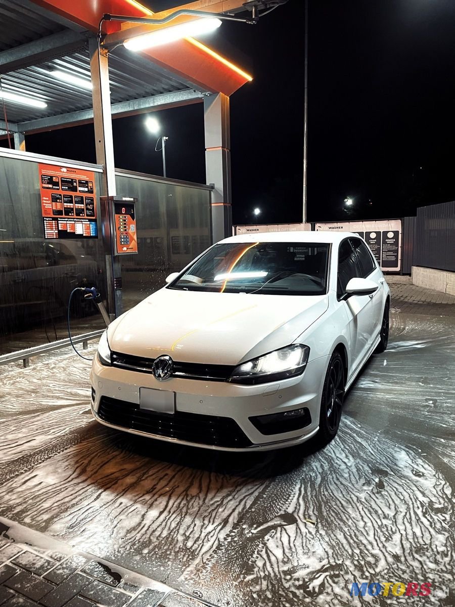 2013' Volkswagen Golf photo #1