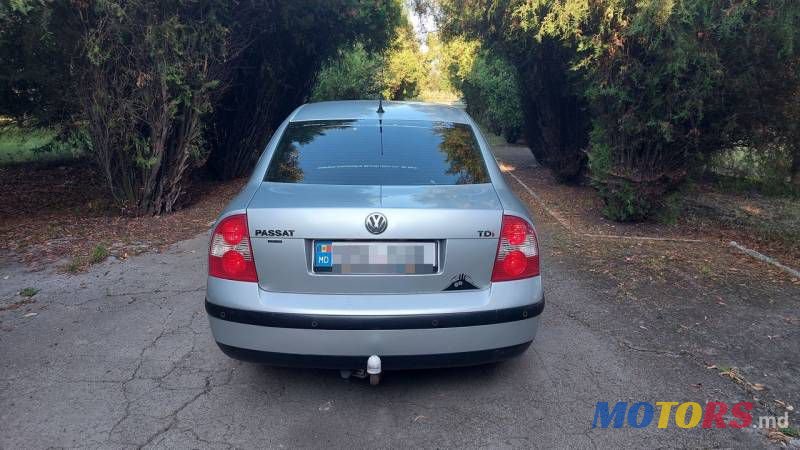 2003' Volkswagen Passat photo #3