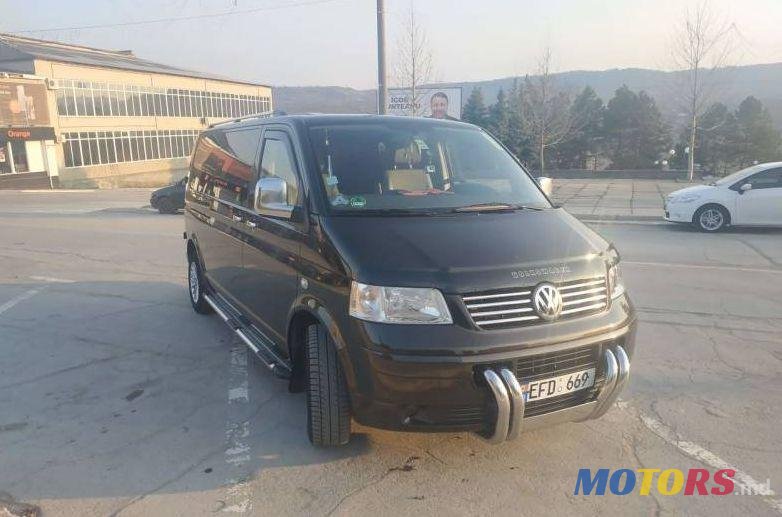 2008' Volkswagen Transporter photo #2