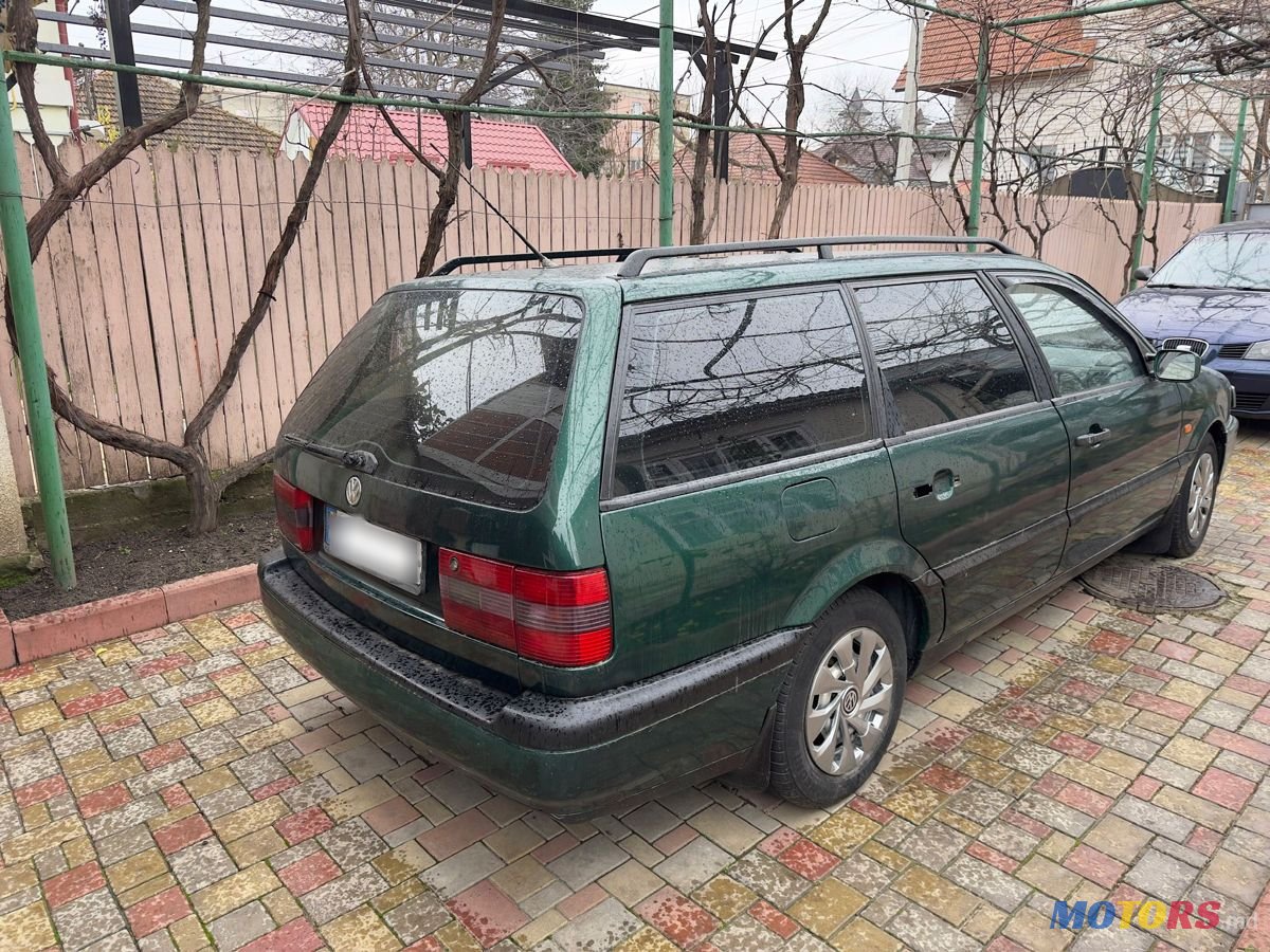 1996' Volkswagen Passat photo #5