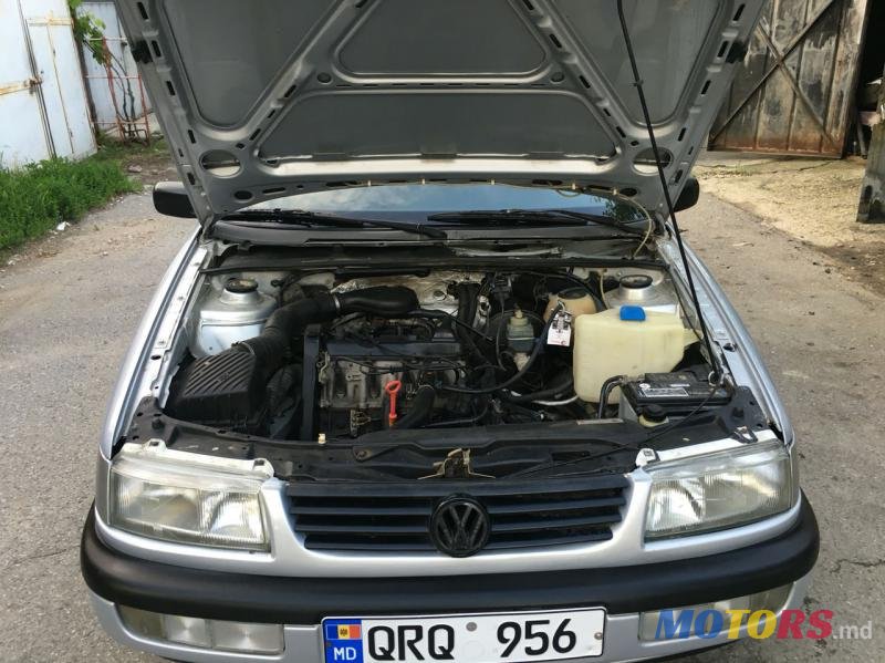 1995' Volkswagen Passat photo #3