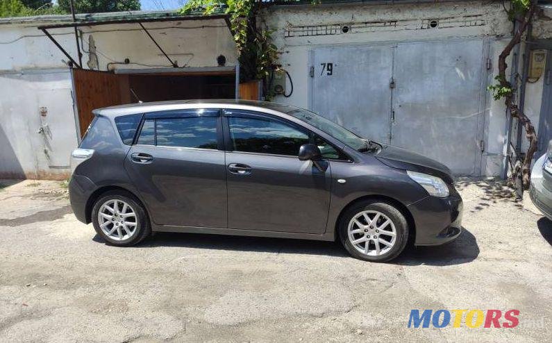 2011' Toyota Verso photo #1