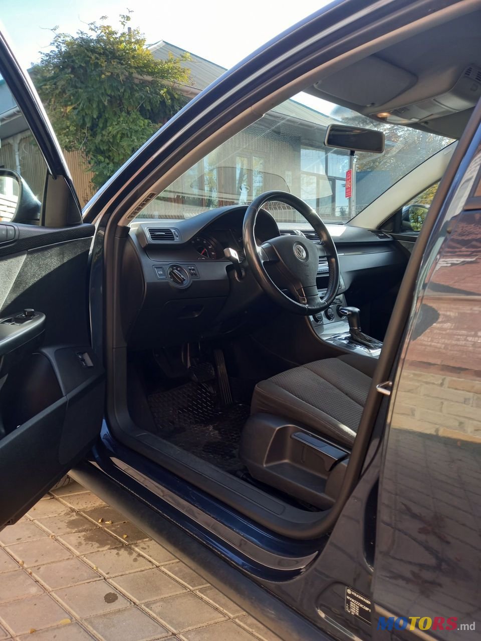 2008' Volkswagen Passat photo #4