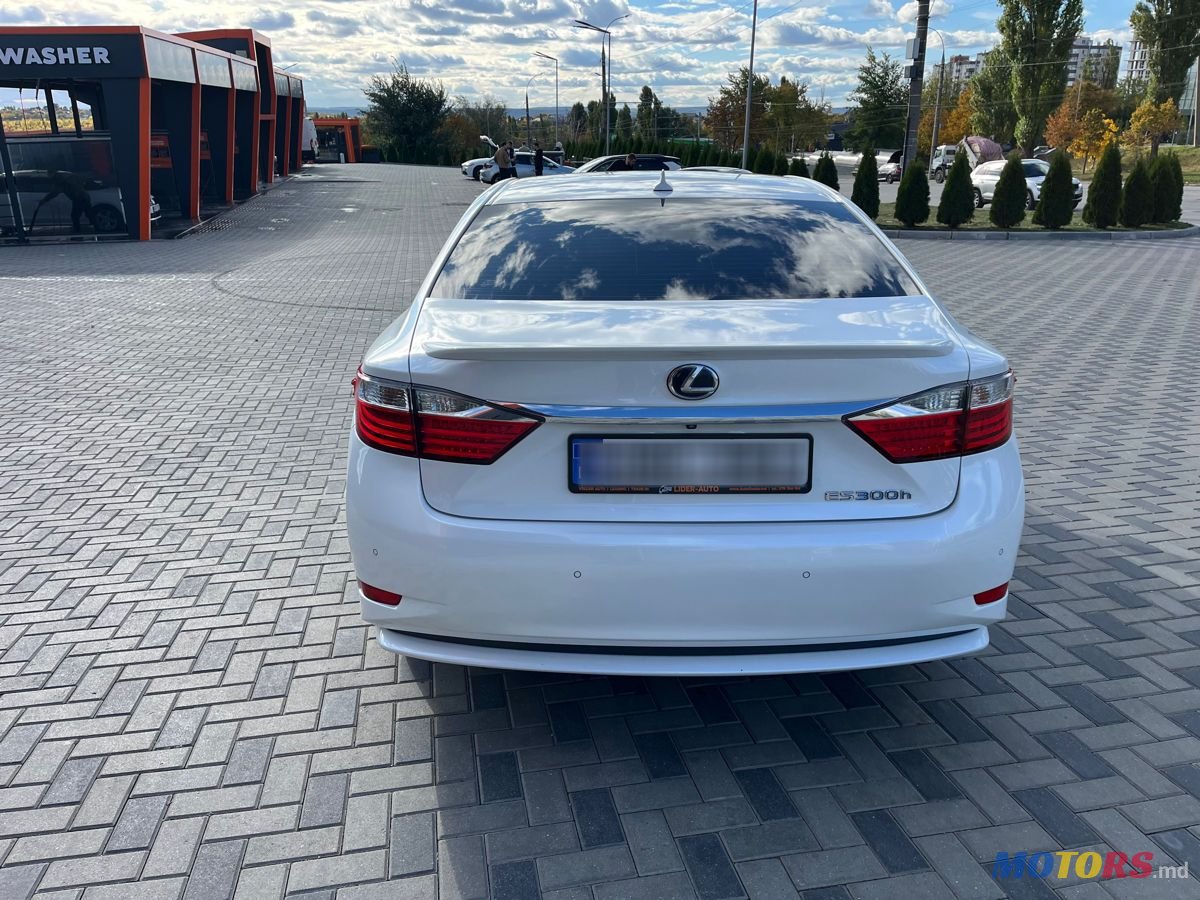 2013' Lexus Es Series photo #5