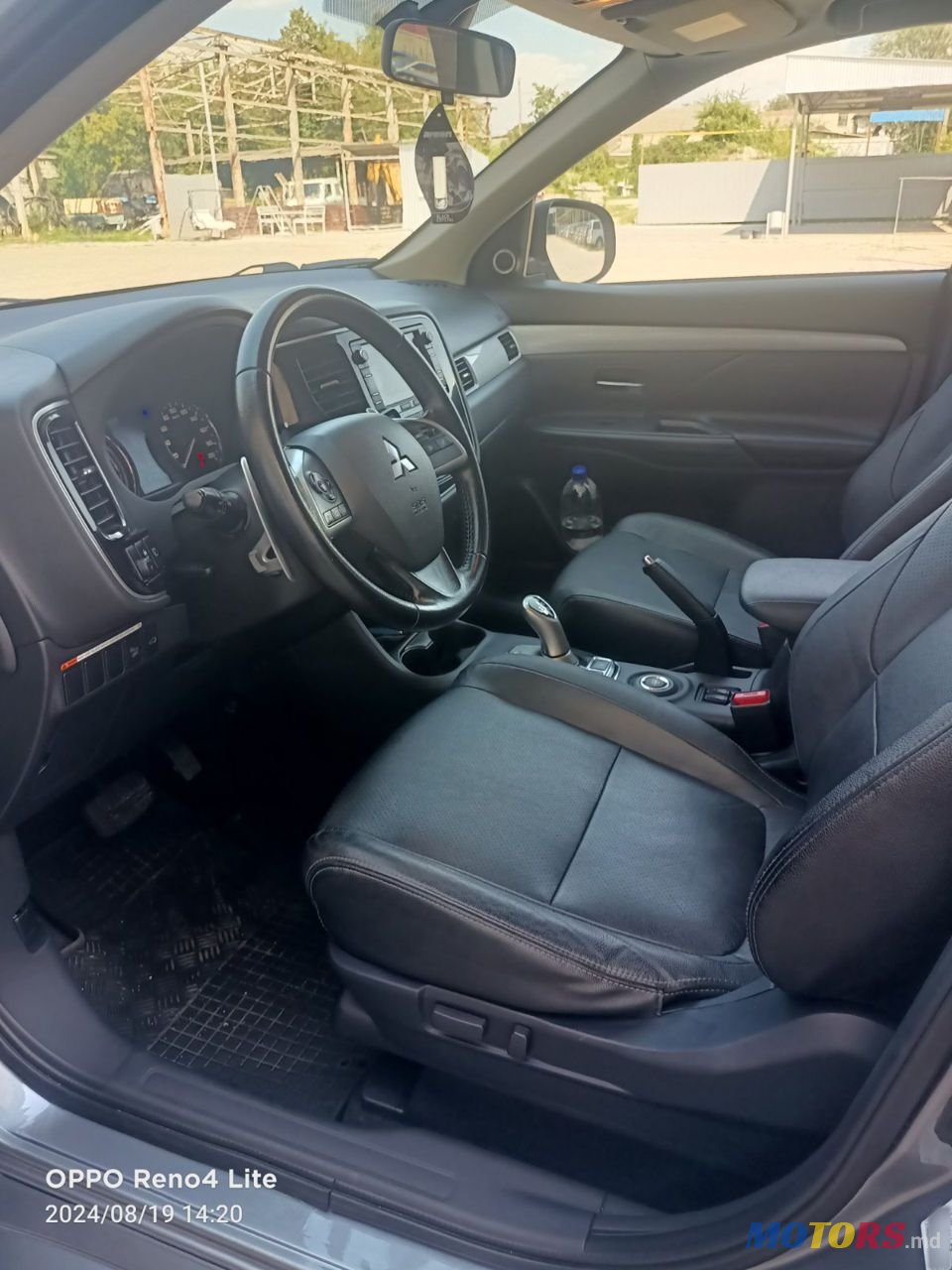 2014' Mitsubishi Outlander photo #4