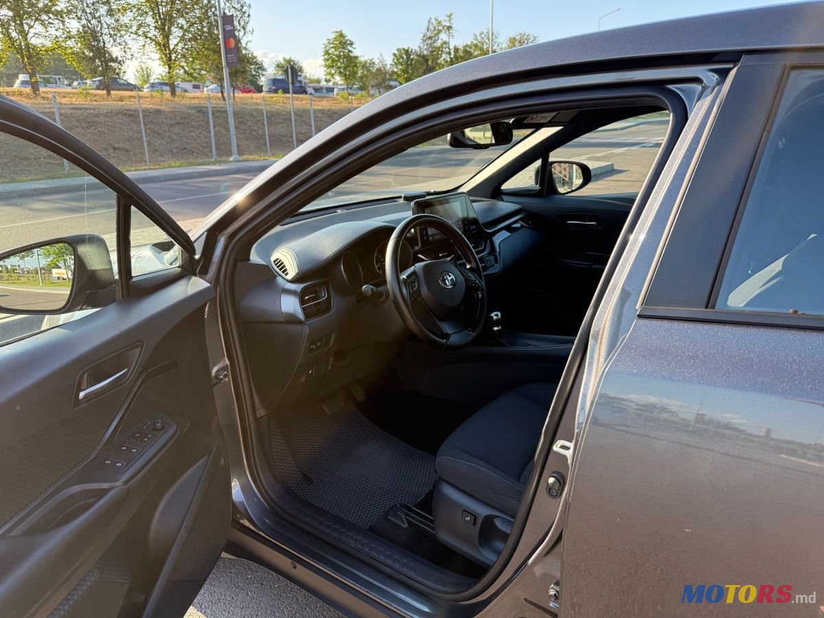 2018' Toyota C-HR photo #6