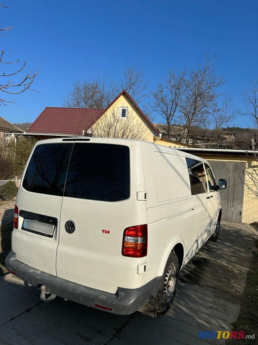 2007' Volkswagen Transporter photo #2