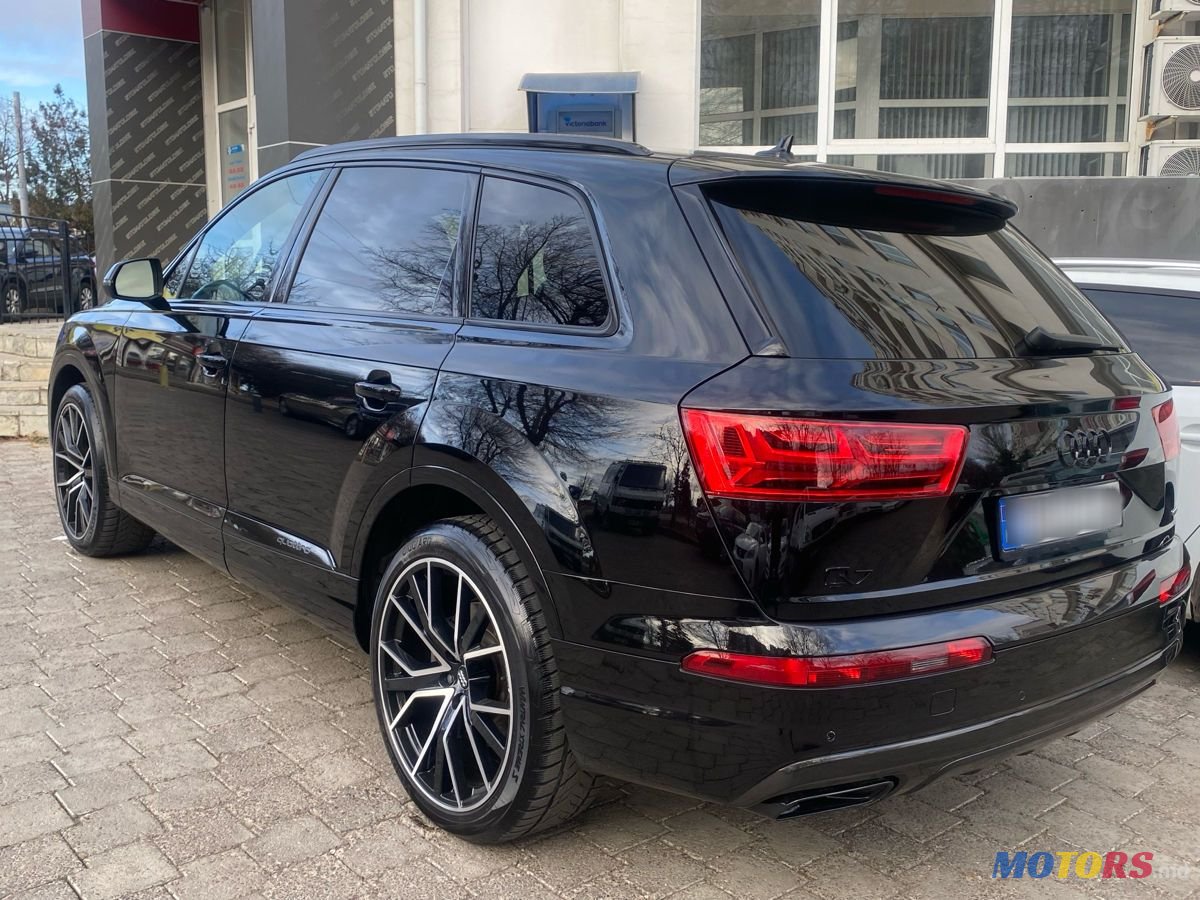 2017' Audi Q7 photo #5