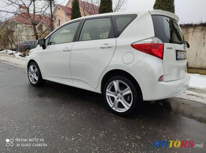 2011' Toyota Verso-S photo #5