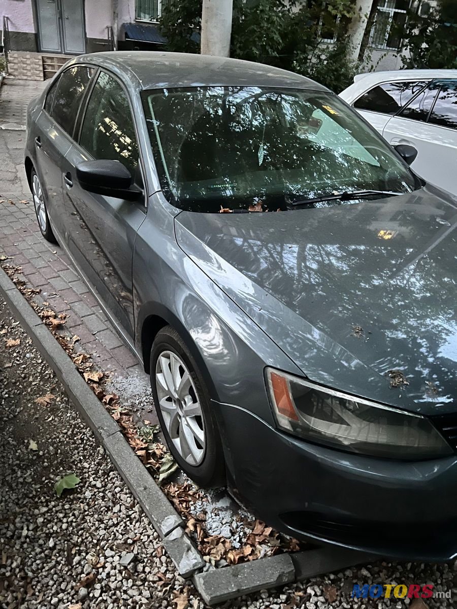 2011' Volkswagen Jetta photo #2