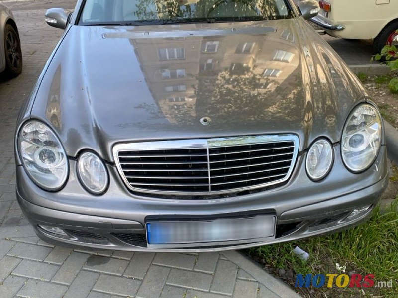 2005' Mercedes-Benz E-Class photo #1