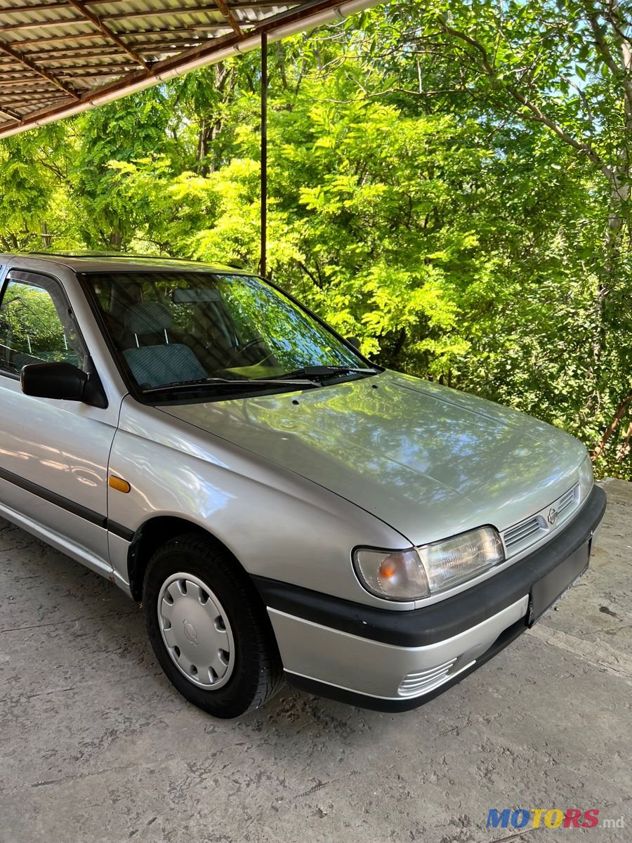 1993' Nissan Sunny photo #2
