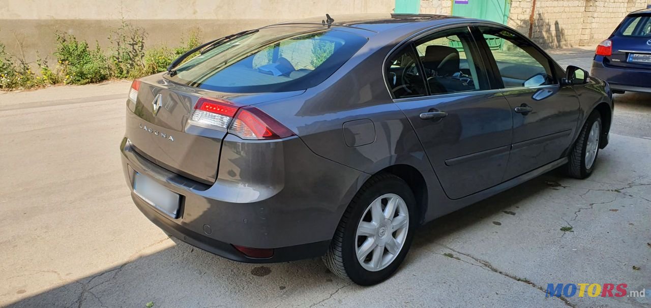 2009' Renault Laguna photo #2