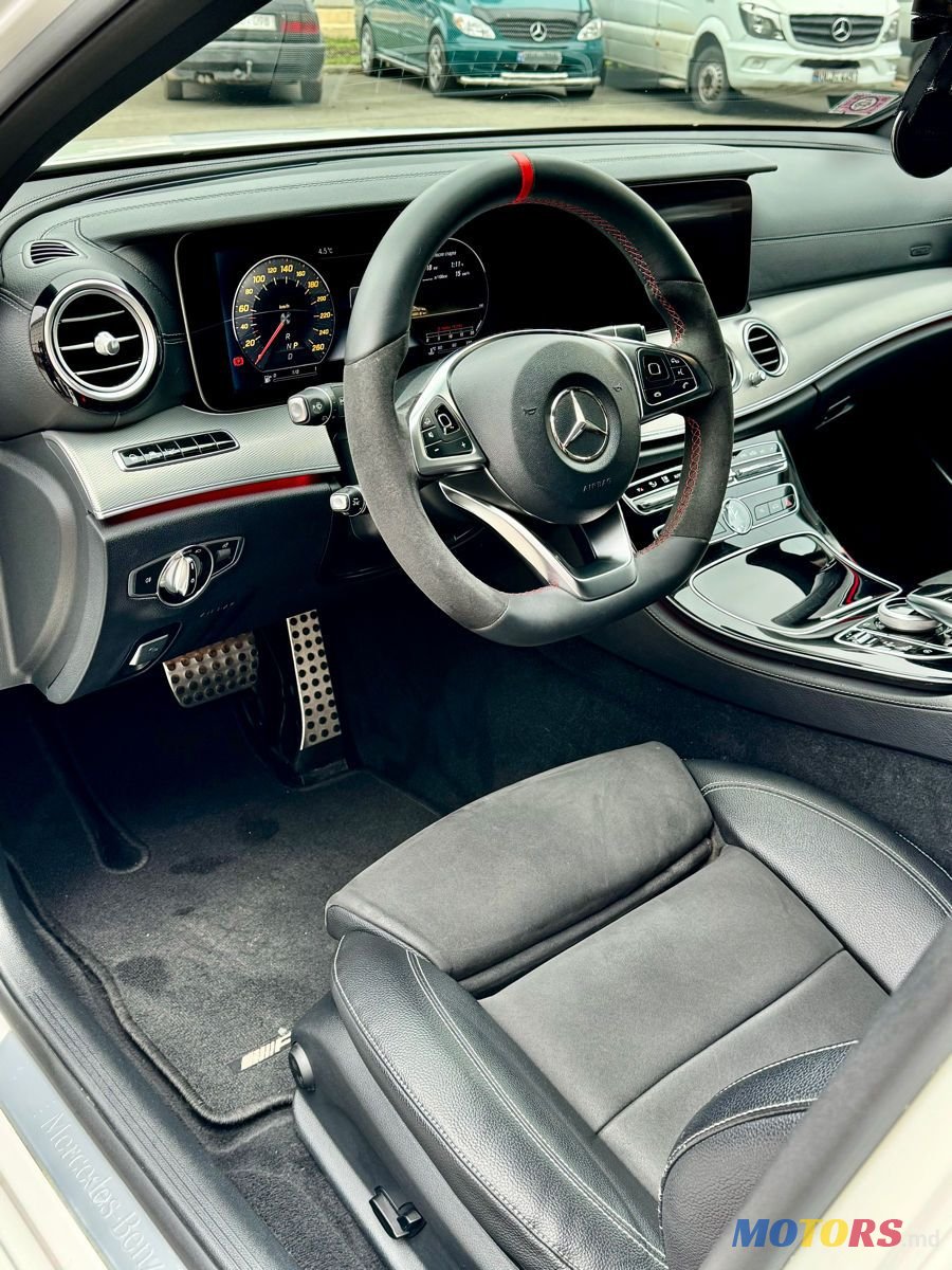 2016' Mercedes-Benz E-Class photo #5
