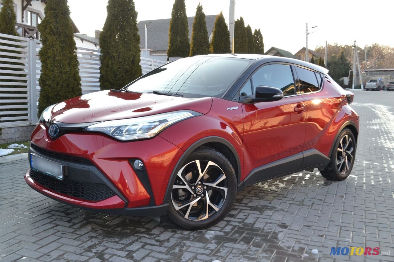 2020' Toyota C-HR photo #2