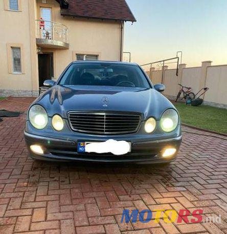 2005' Mercedes-Benz E photo #2