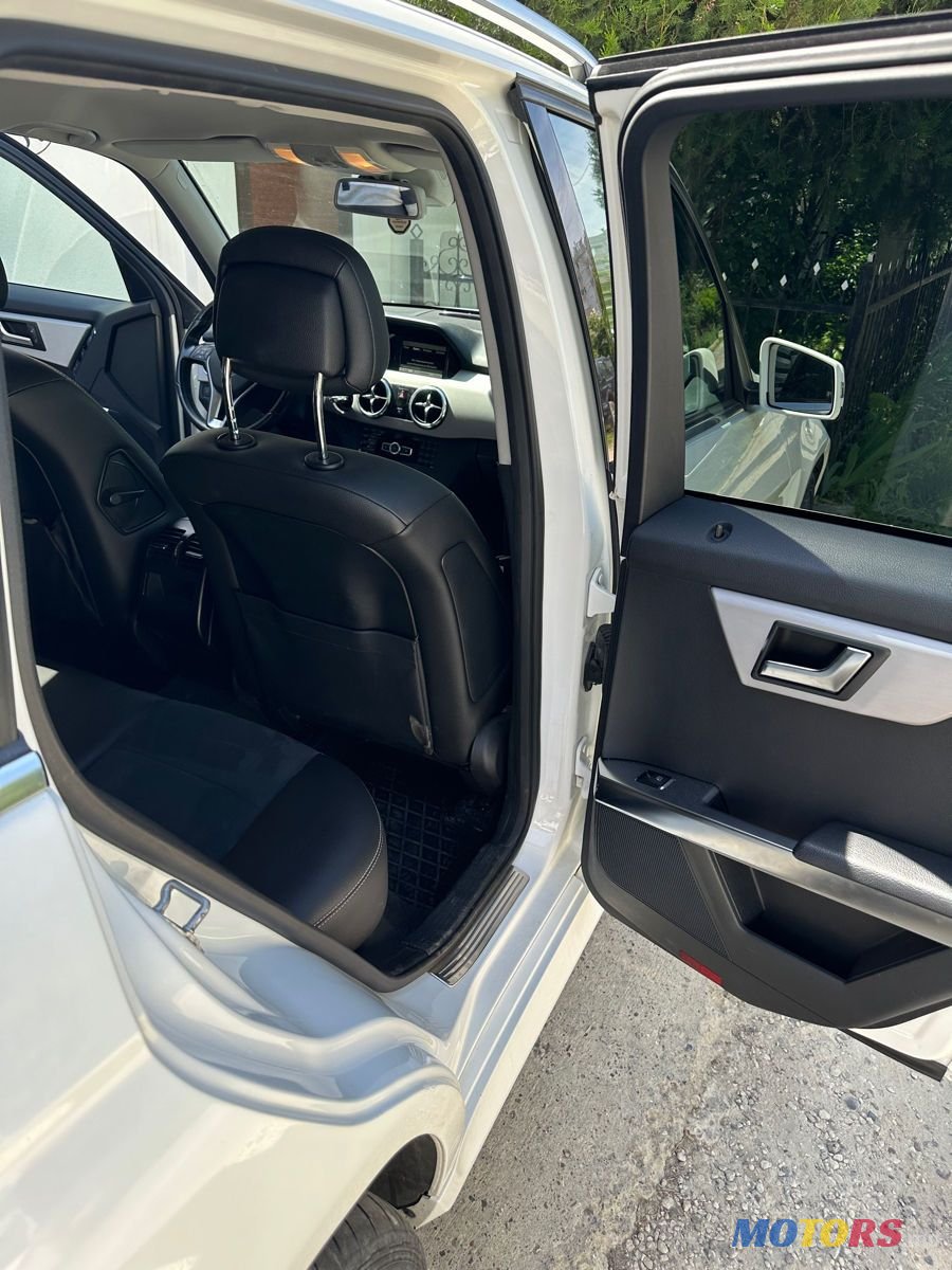 2012' Mercedes-Benz GLK-Class photo #6