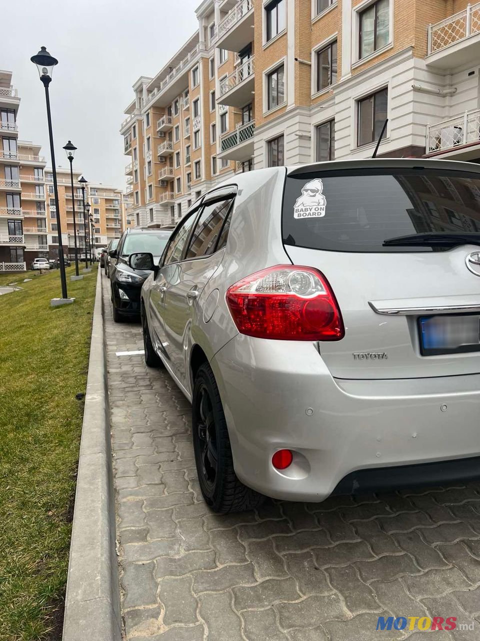 2011' Toyota Auris photo #3