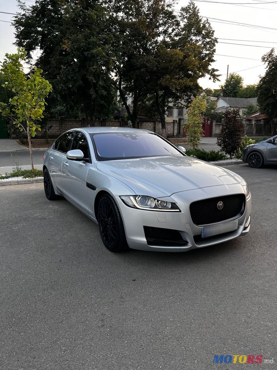 2015' Jaguar XF photo #2