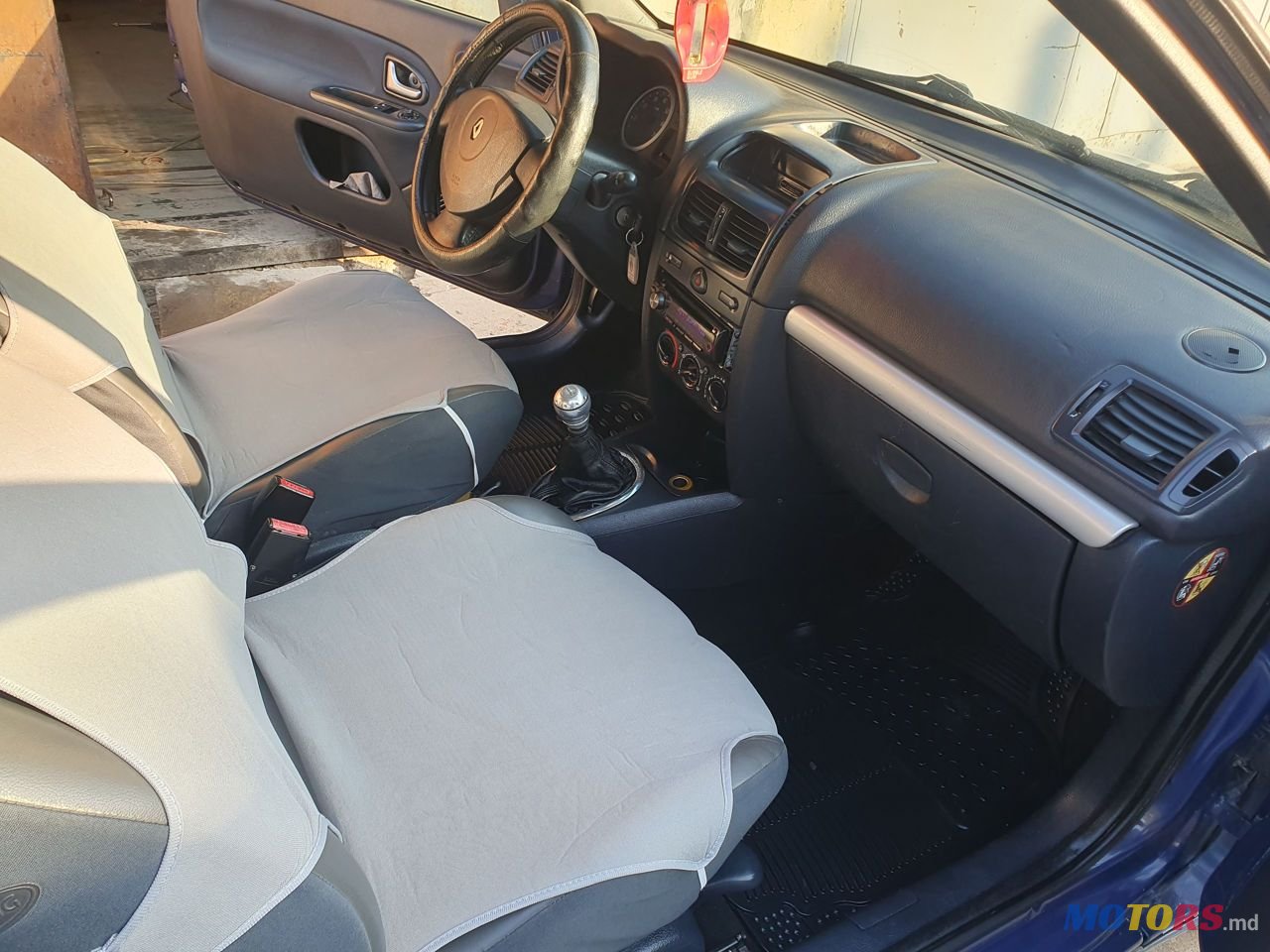 2004' Renault Clio photo #3