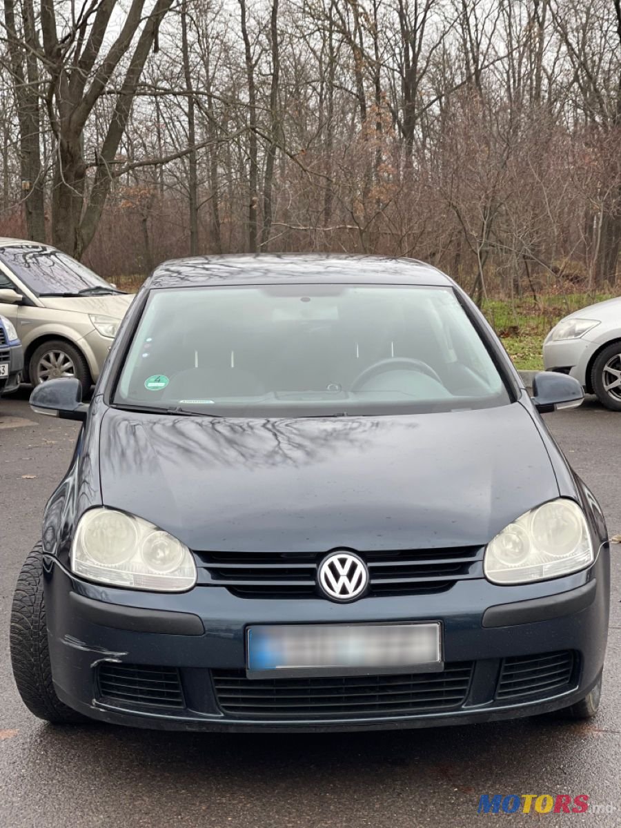 2004' Volkswagen Golf photo #1