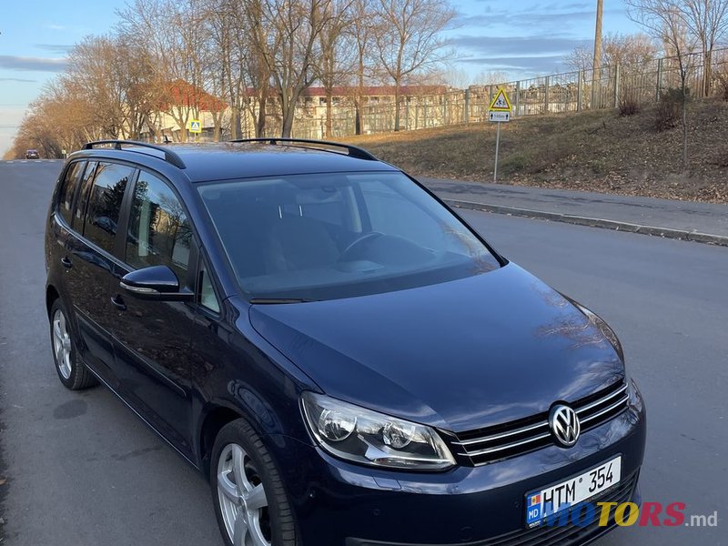 2014' Volkswagen Touran photo #2