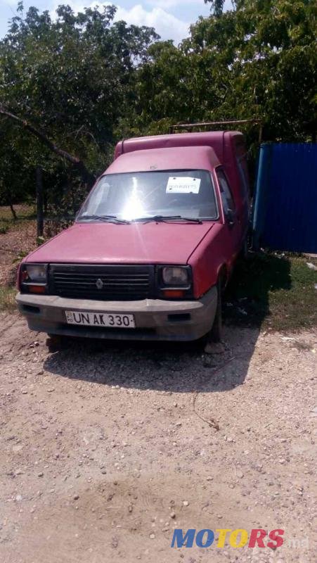 1990' Renault Rapid photo #2