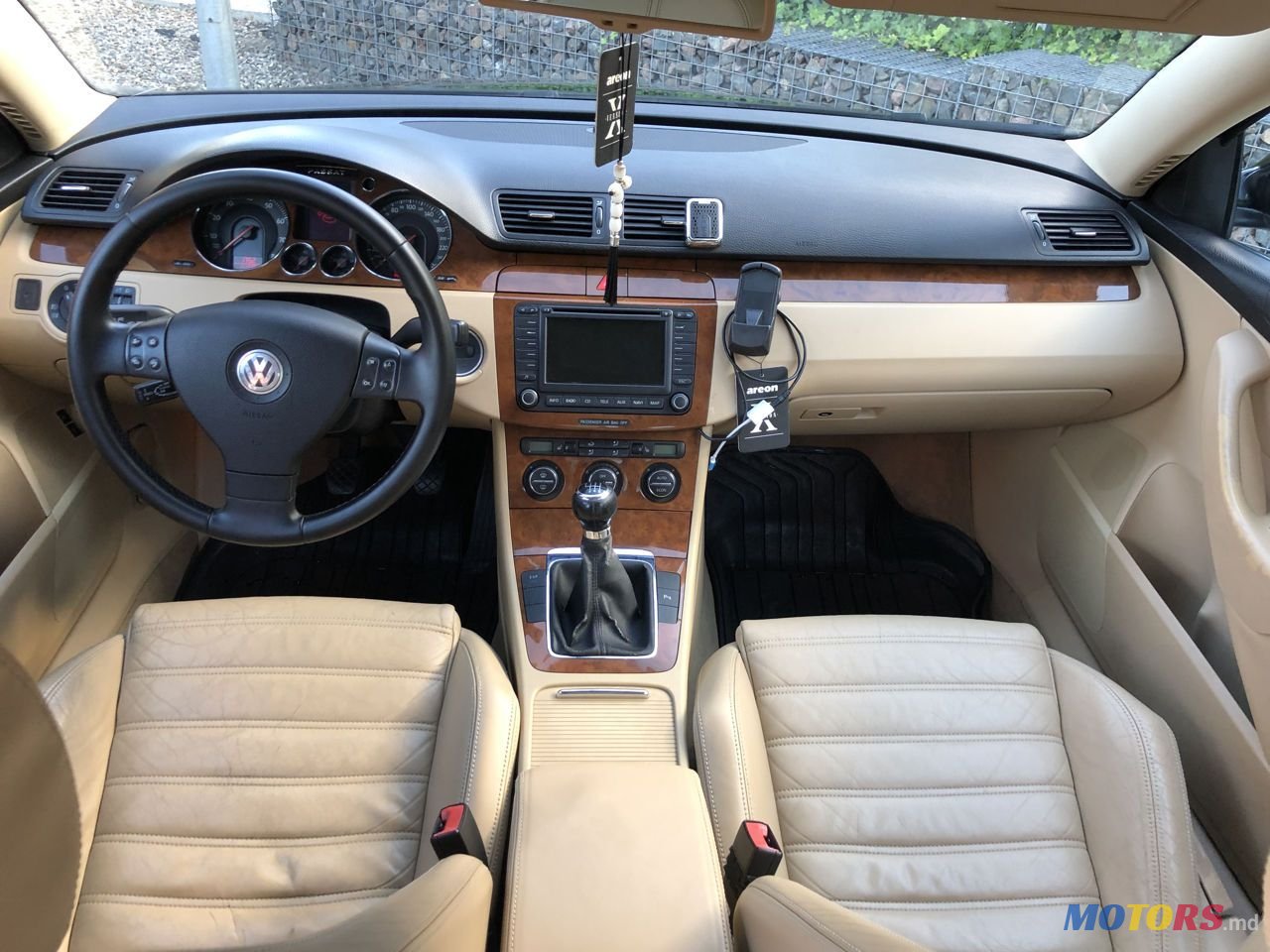 2006' Volkswagen Passat photo #4