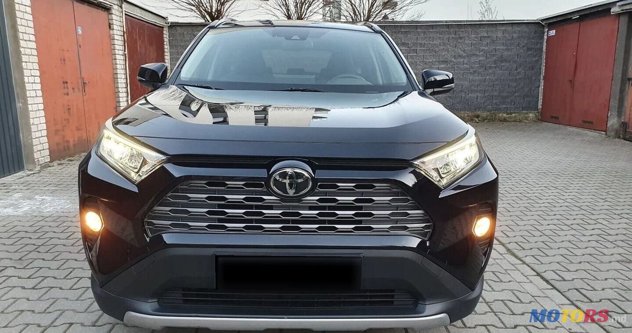2019' Toyota RAV4 photo #1