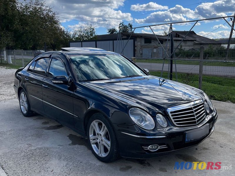 2008' Mercedes-Benz E-Class photo #1