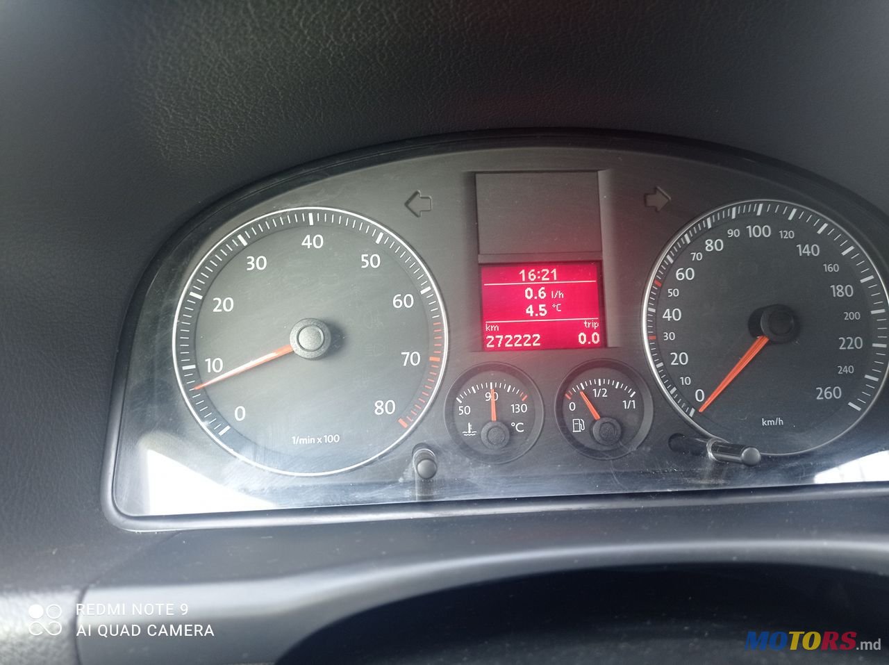 2009' Volkswagen Touran photo #1