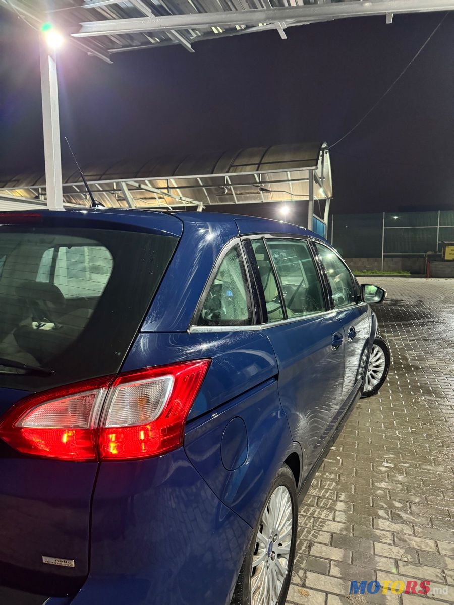 2013' Ford C-MAX photo #3