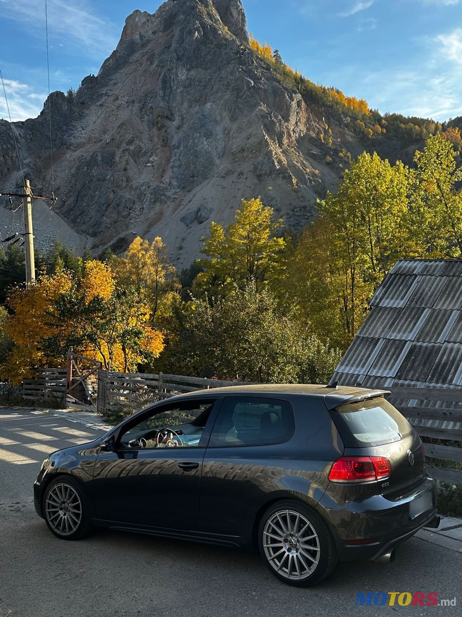 2010' Volkswagen Golf photo #4