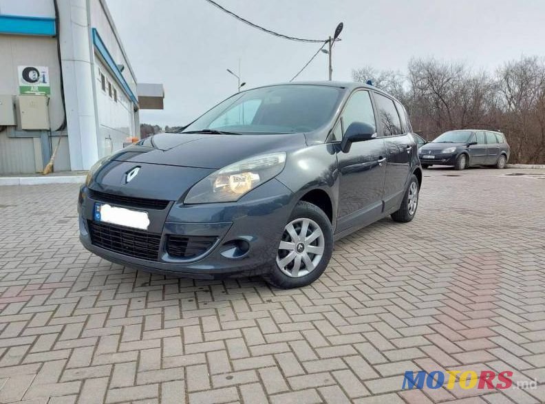 2010' Renault Scenic photo #3