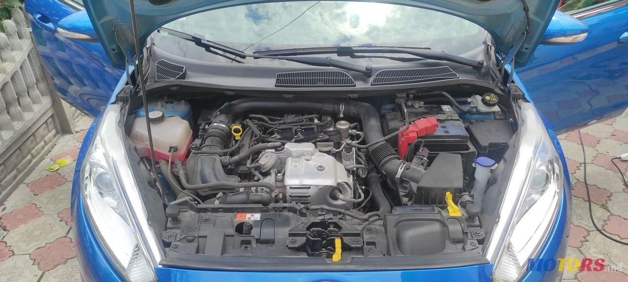 2012' Ford Fiesta photo #6