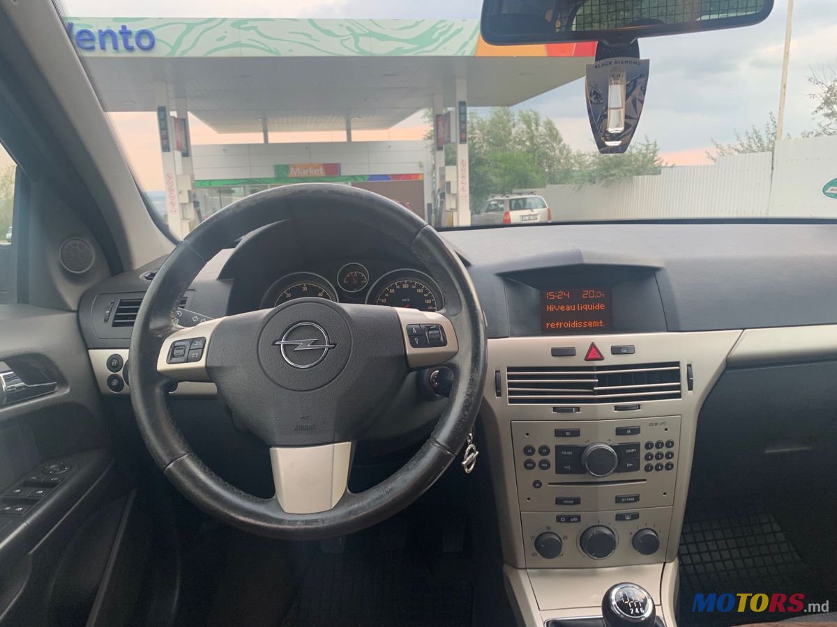 2008' Opel Astra photo #5