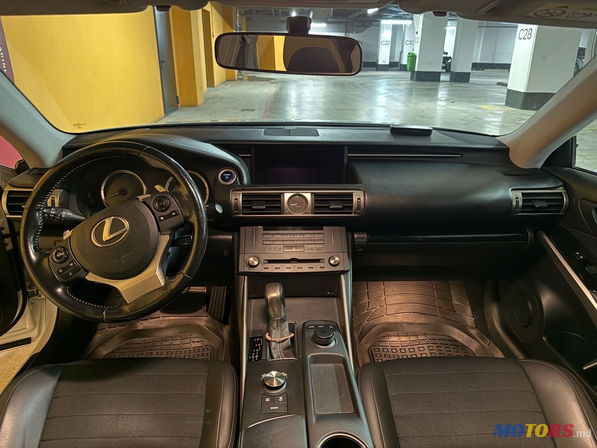 2016' Lexus Is Series photo #6