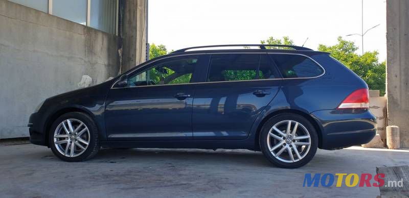 2008' Volkswagen Golf photo #2