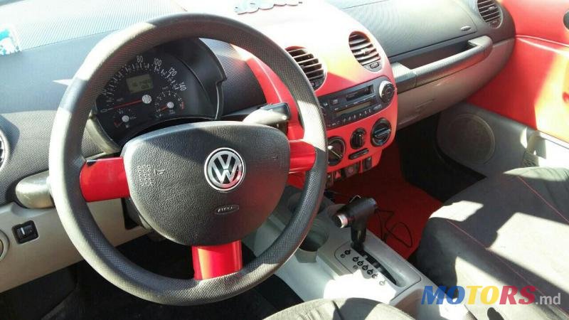2000' Volkswagen New Beetle photo #3