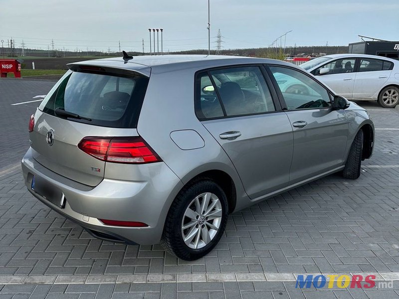 2017' Volkswagen Golf photo #3