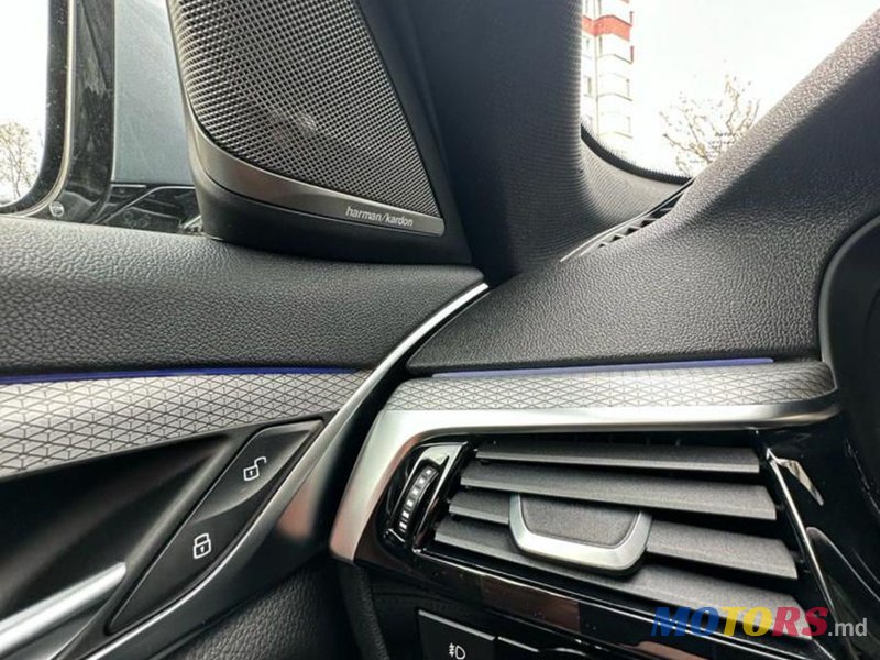 2018' BMW 5 Series photo #6