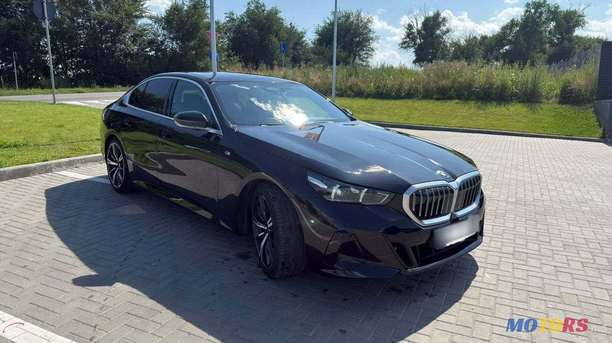 2023' BMW 5 Series photo #4