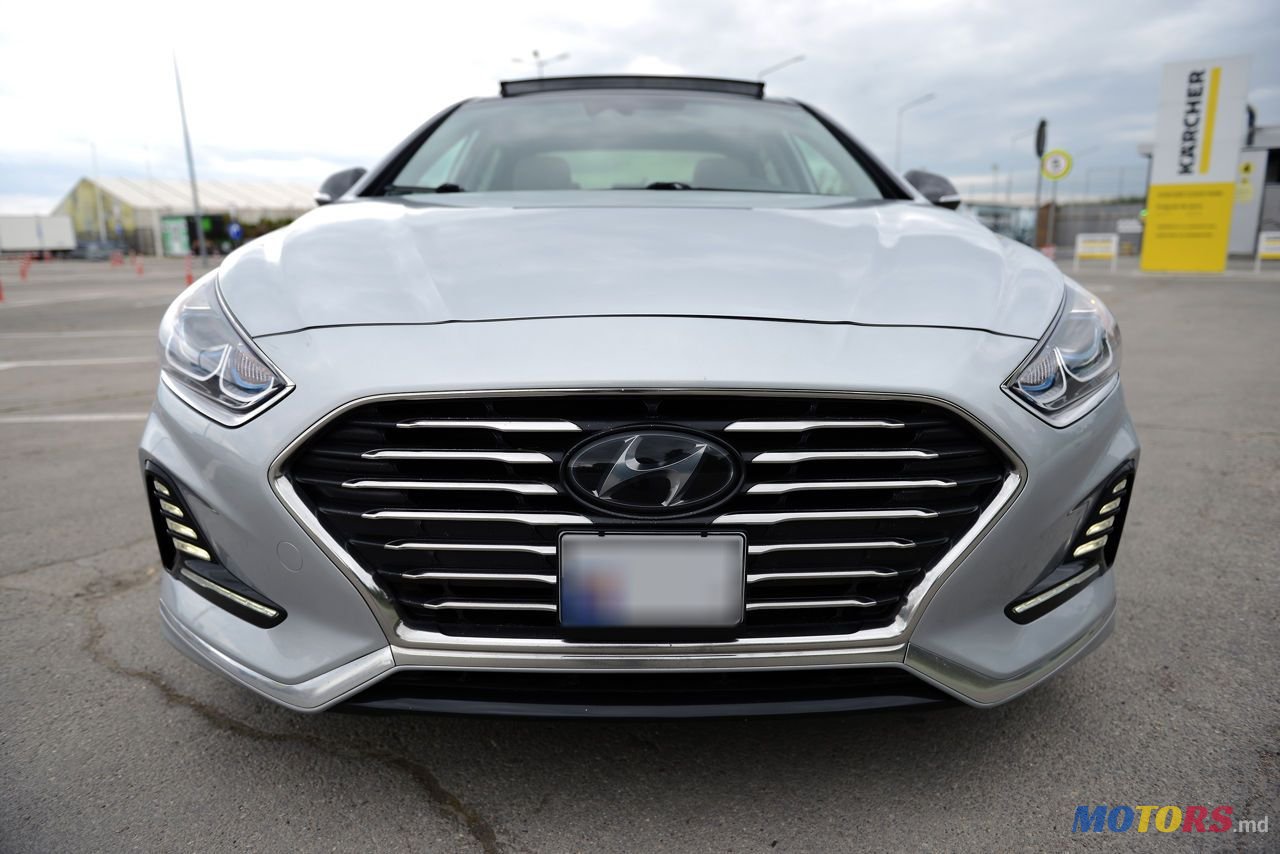 2020' Hyundai Sonata photo #3