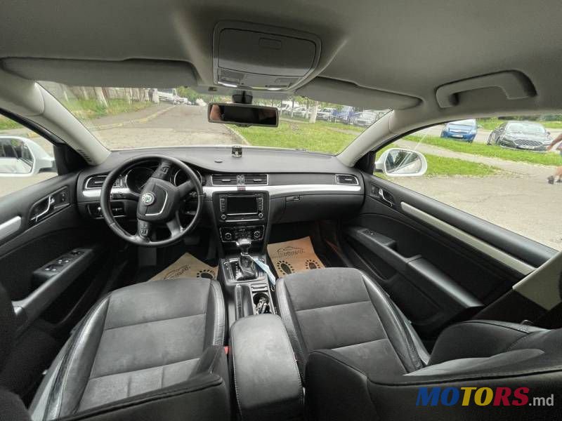 2010' Skoda Superb photo #4