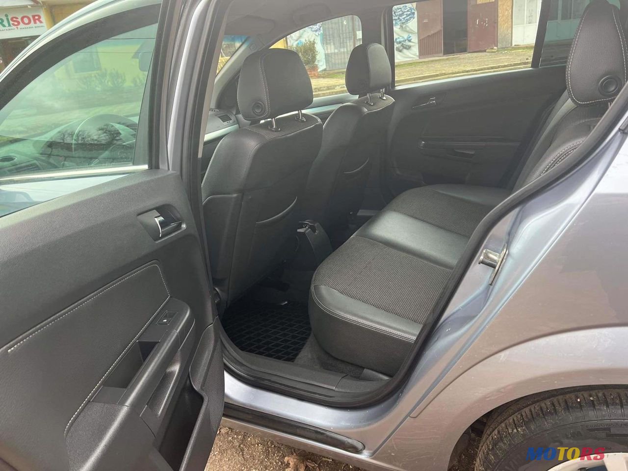 2009' Opel Astra photo #3