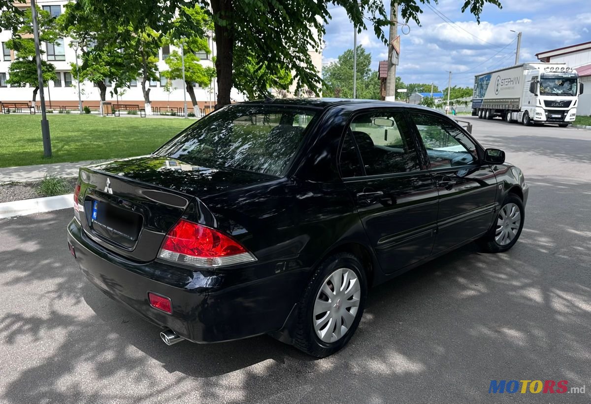 2010' Mitsubishi Lancer photo #5