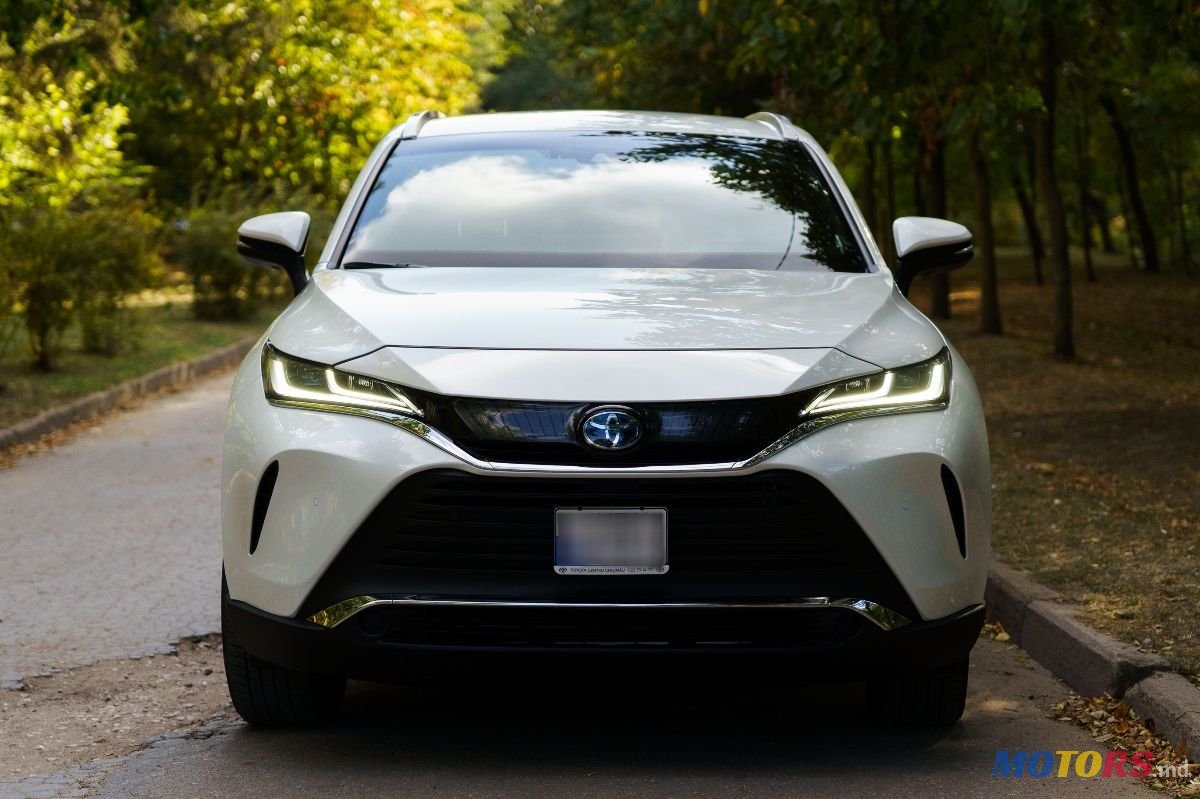 2022' Toyota Venza photo #2