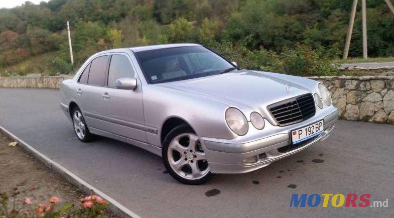 2000' Mercedes-Benz E photo #2