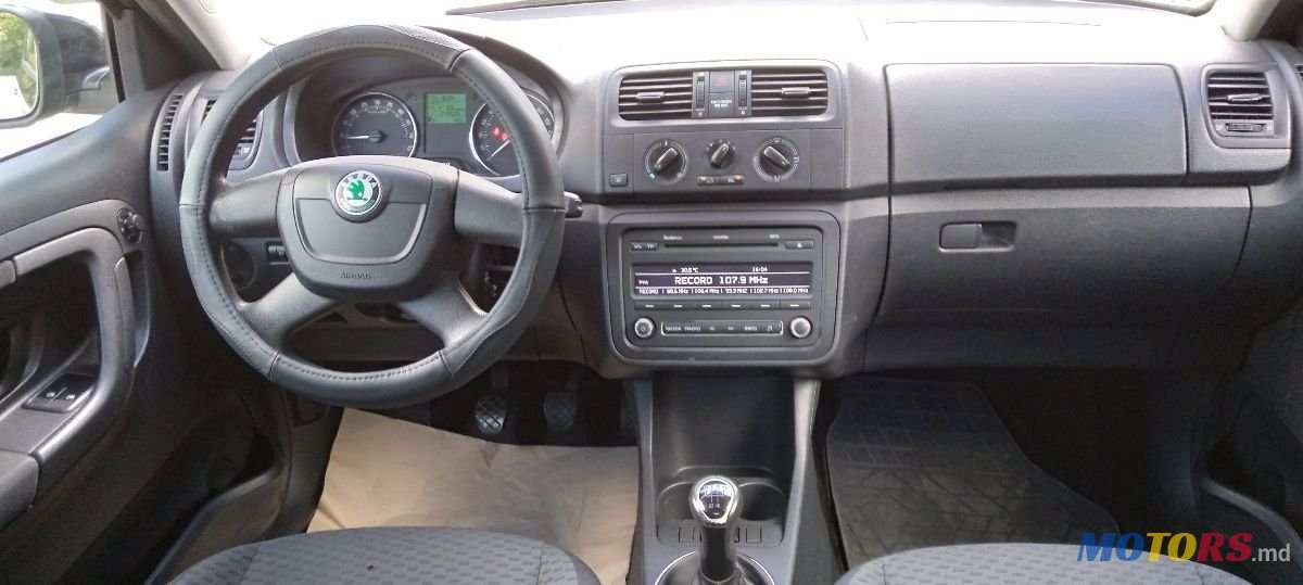 2011' Skoda Fabia photo #6