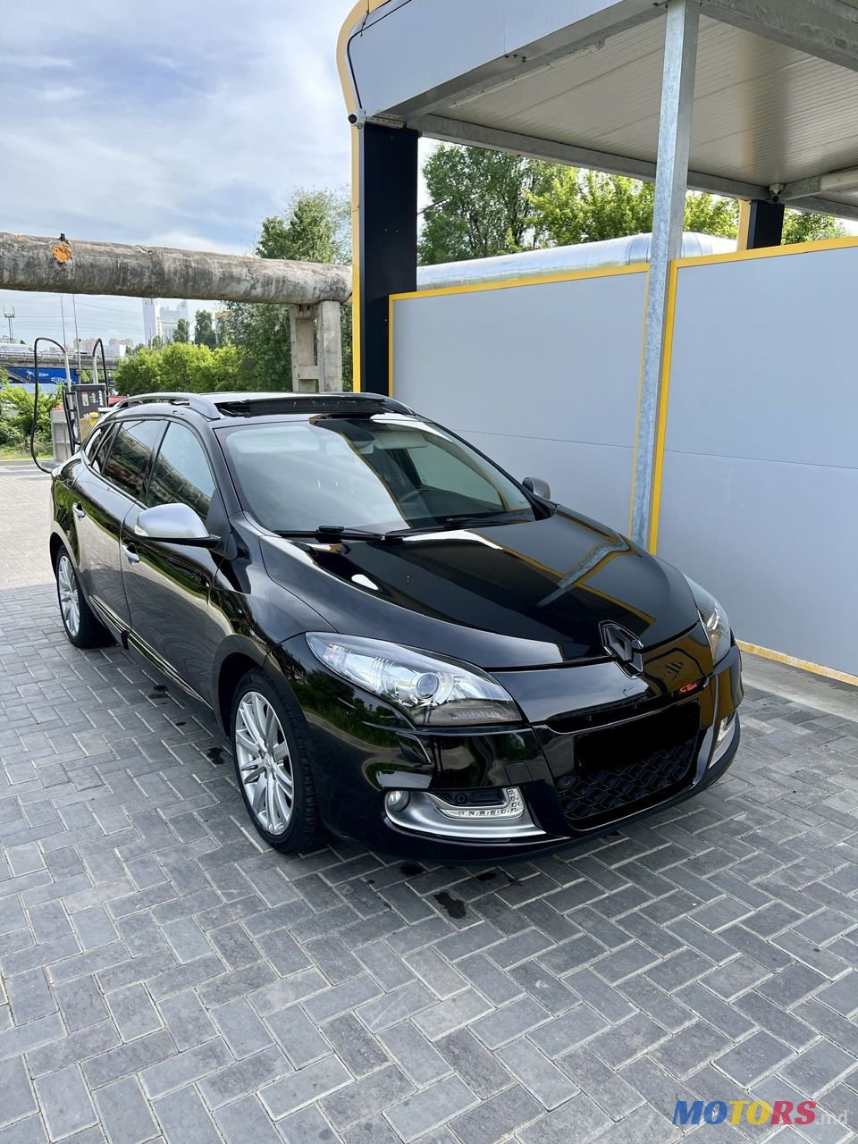 2012' Renault Megane photo #1